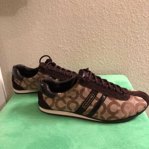 Coach - Picture 2 of 3